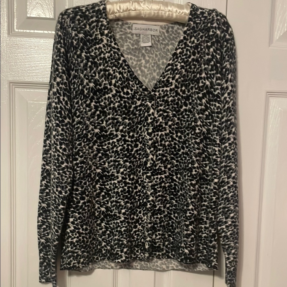 Sag Harbor Animal Print, Button up sweater